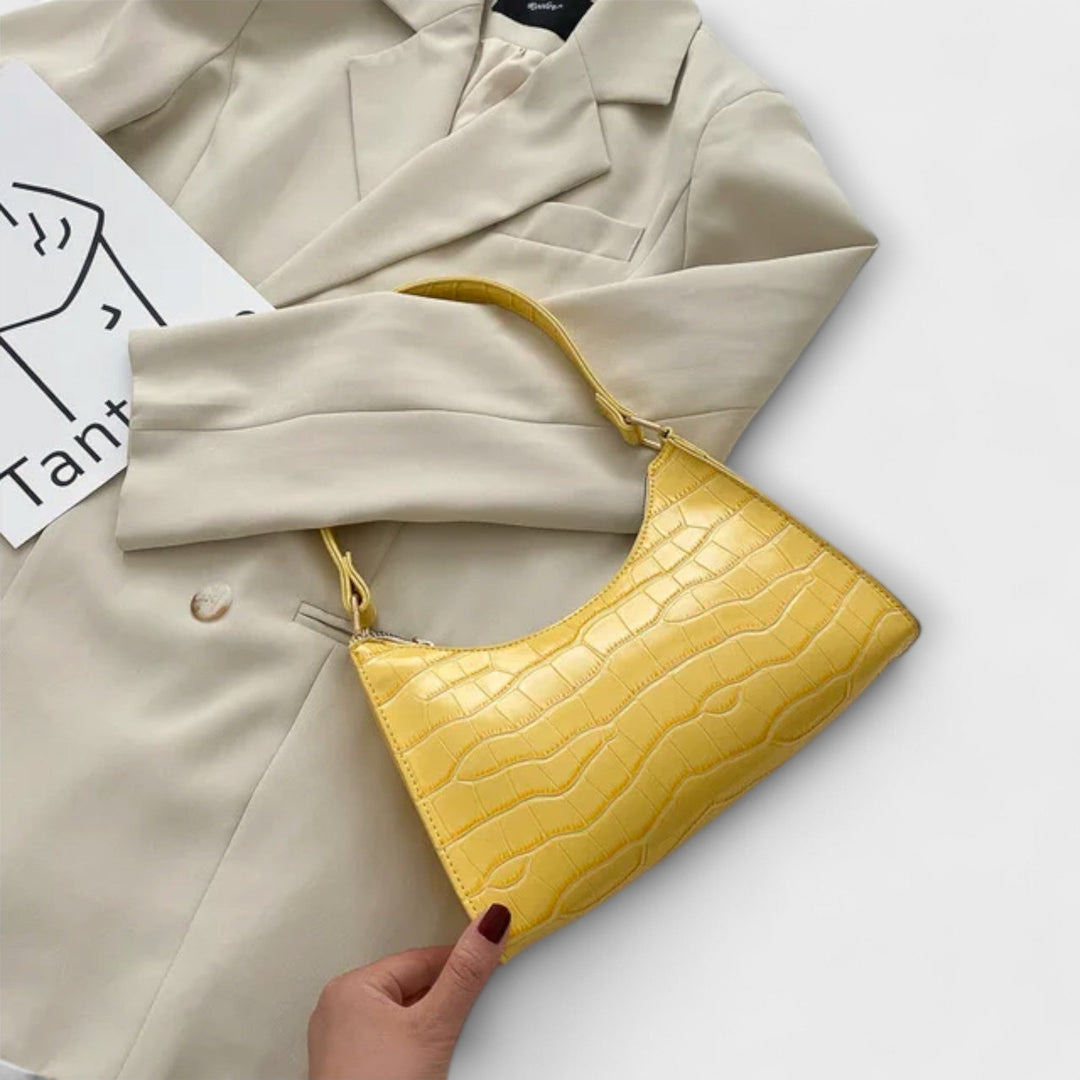 Léora. Shiny Leather Bag
