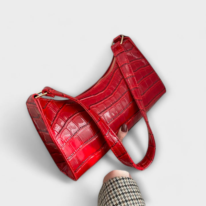 Léora. Shiny Leather Bag