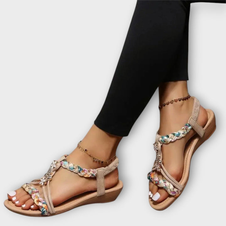 Komfortable Damen-Sandalen im böhmischen Stil