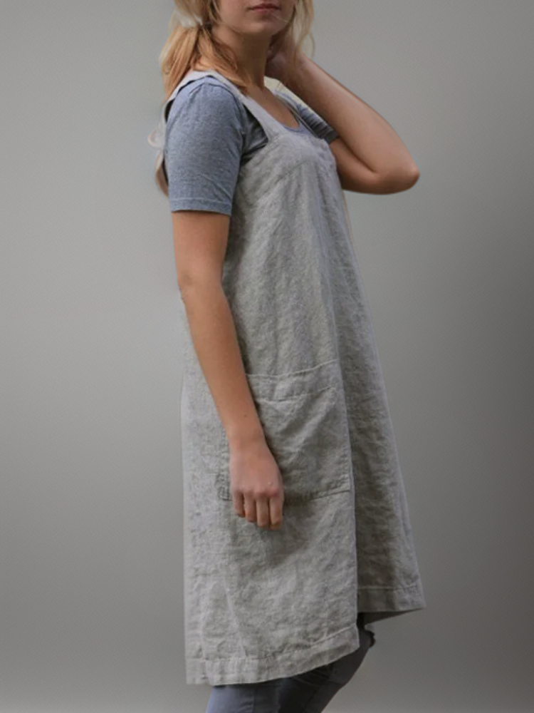 Andi | Simple apron with crisscross back straps